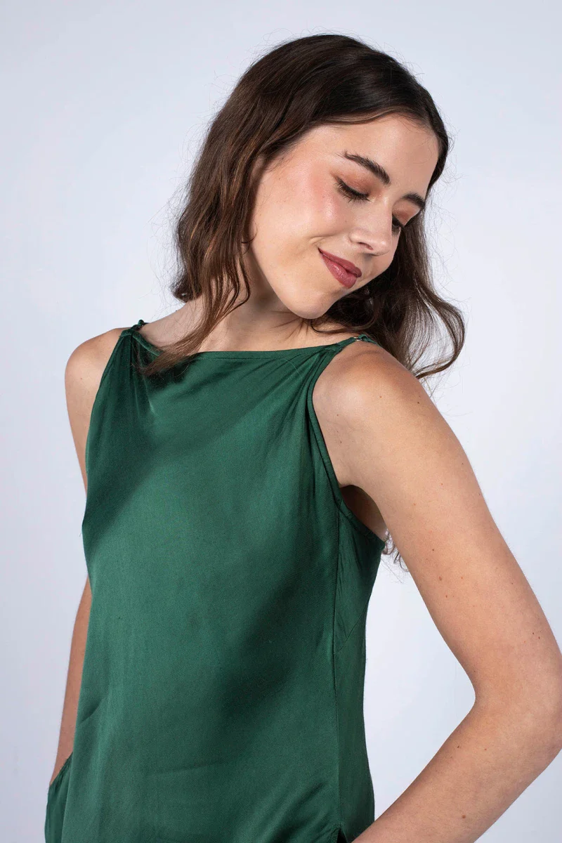 Robe verte longue en fibre de pétales de roses - Image 6