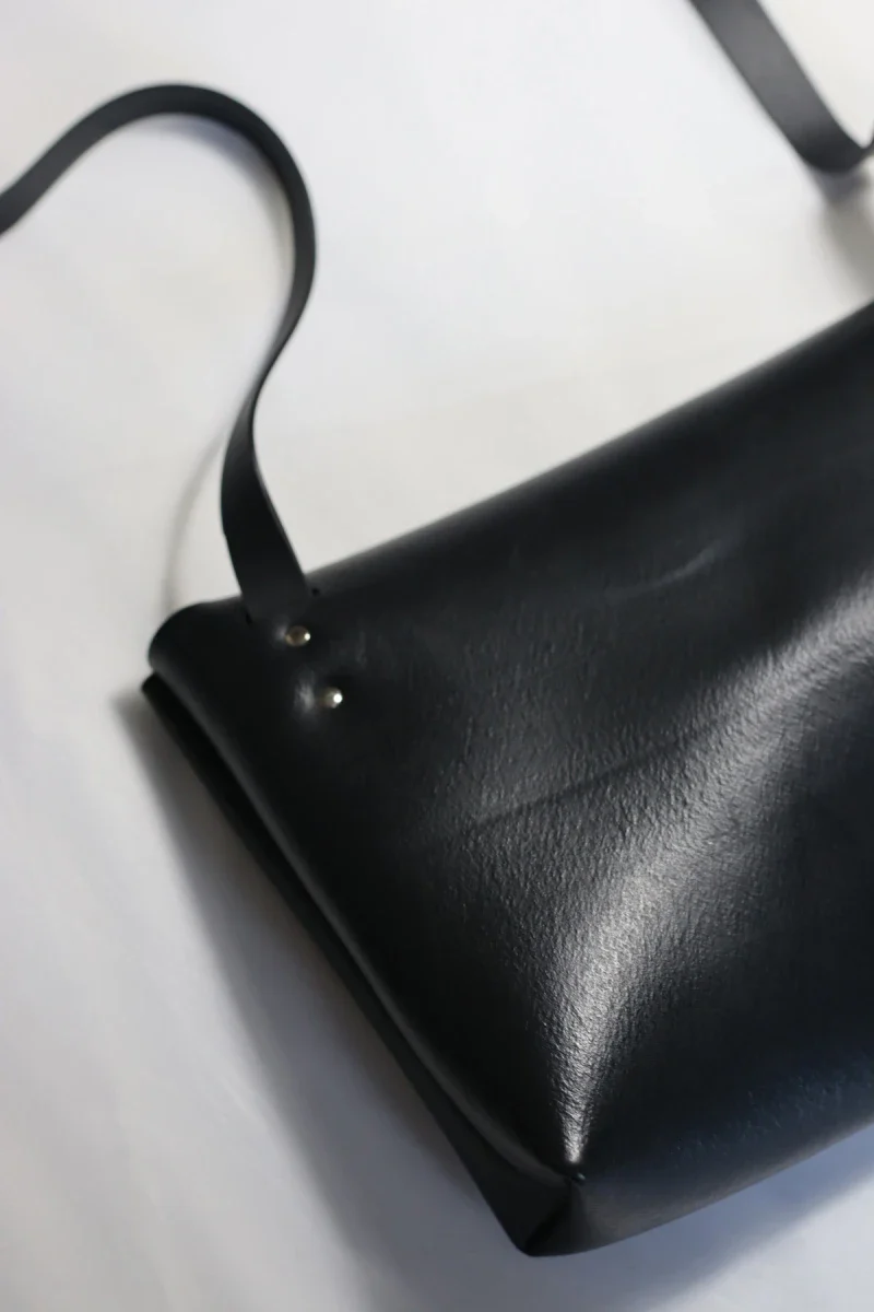 Sac à bandoulière noir végan - Sésame - Image 4
