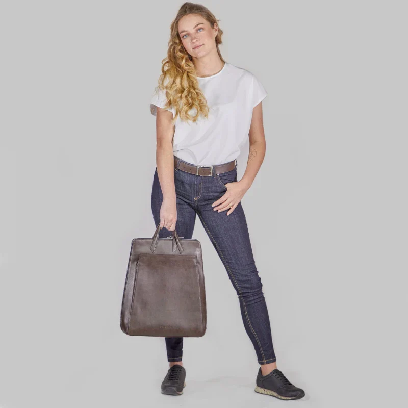 Sac à dos pour ordinateur en cuir vegan marron - Image 8