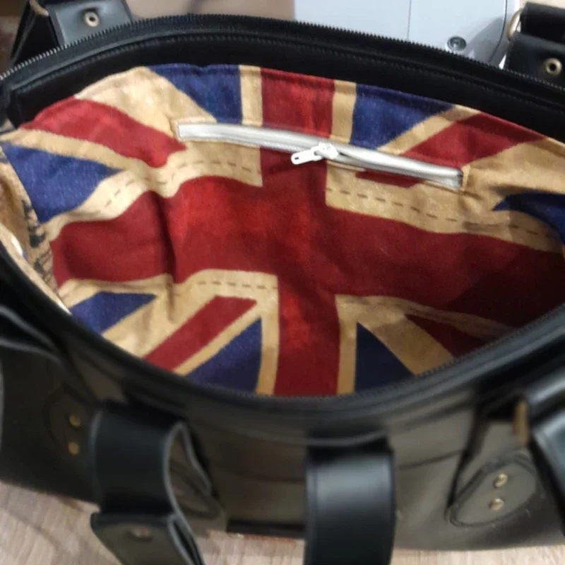 Sac à main alter-cuir de raisin noir avec poignées en bois - Image 7