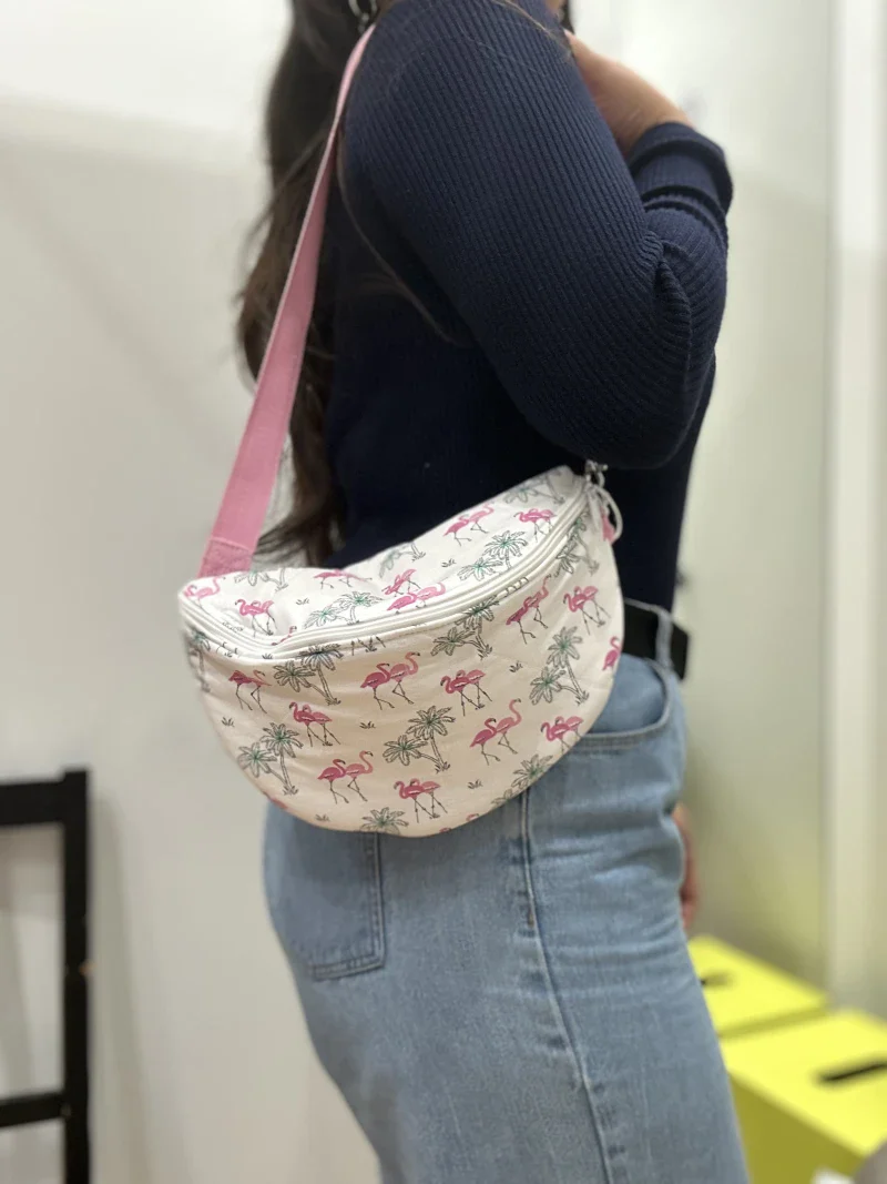 Sac banane blanc motifs flamants roses - Image 3