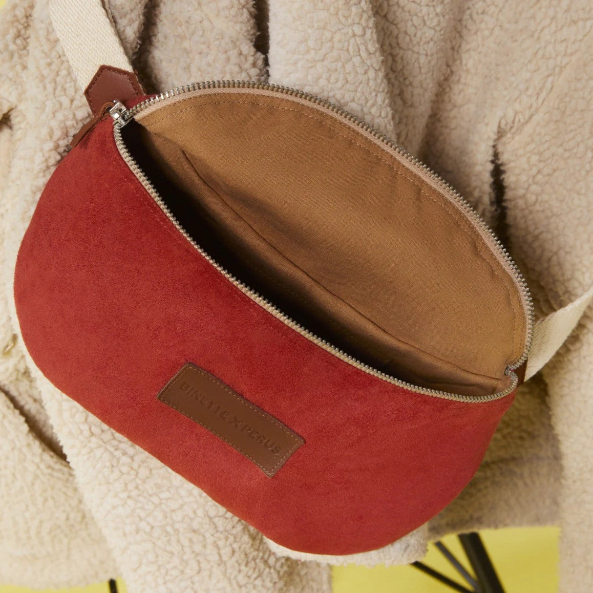 Sac banane rouge en matières upcyclées I Sancy - Image 6