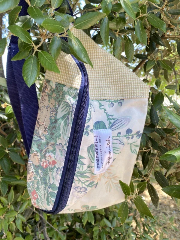 Sac banane upcyclé tissu oiseau - Meanwhile Boutique x Zgrouitch (édition limitée) - Image 3