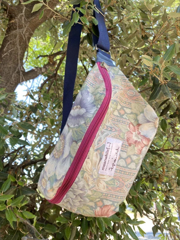 Sac banane upcyclé tissu tapisserie - Meanwhile Boutique x Zgrouitch (édition limitée) - Image 3