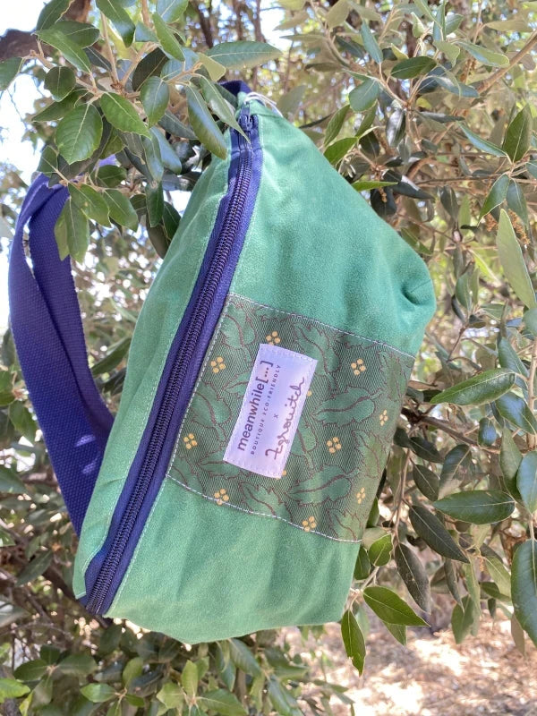 Sac banane upcyclé tissu vert - Meanwhile Boutique x Zgrouitch (édition limitée) - Image 3
