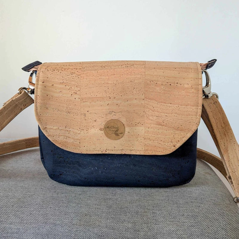 Sac bandoulière liège Bleu marine Luna avec rabat interchangeable - Image 2