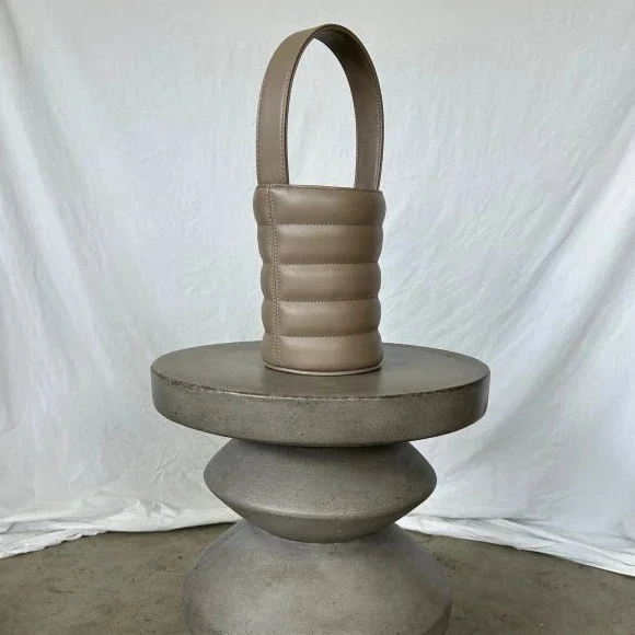 Sac Bucket Mini Matelassé en cuir végan Gris - Image 2