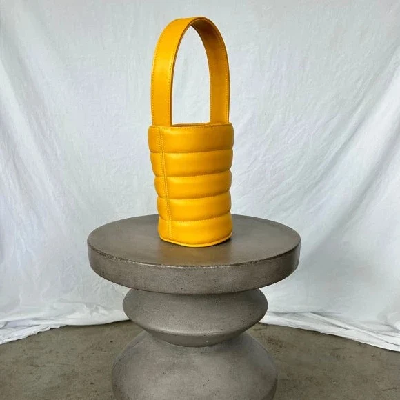 Sac Bucket Mini Matelassé en cuir végan Jaune moutarde - Image 2