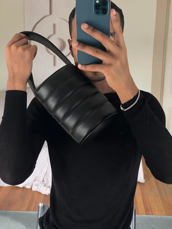 Sac Bucket Mini Matelassé en cuir végan Noir - Image 13