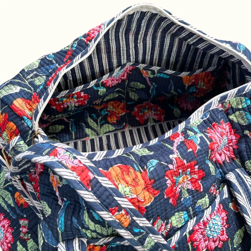Sac de voyage matelassé – Indian Moonlight Flowers - Image 2