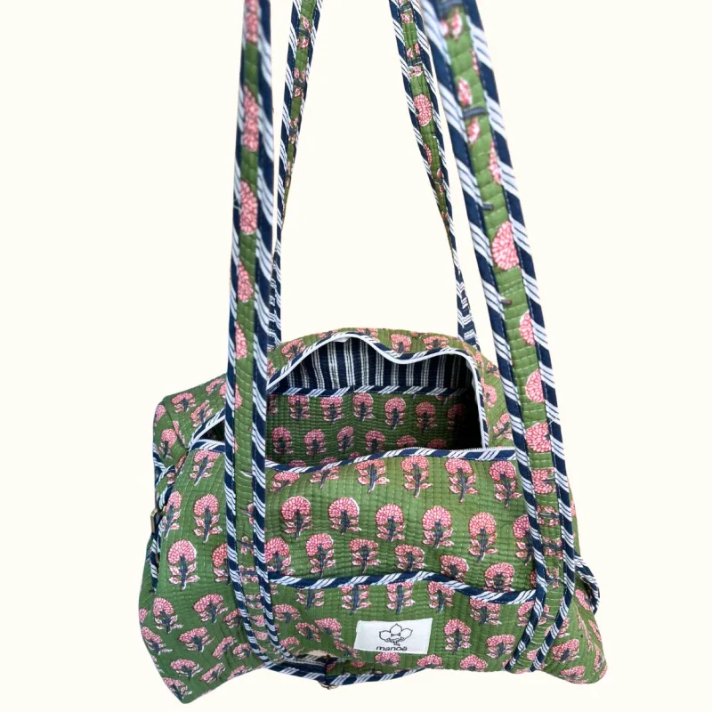 Sac de voyage matelassé – "Pink grove in the forest" - Image 3