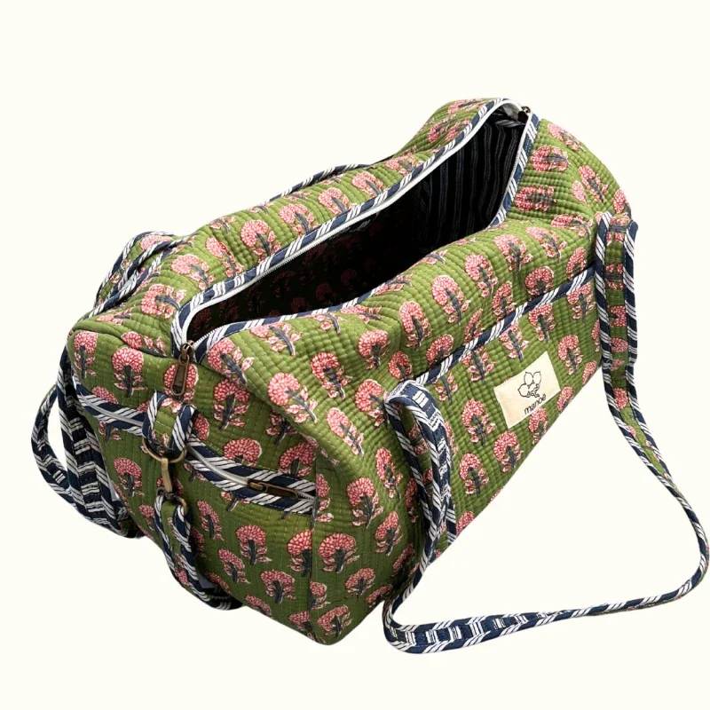 Sac de voyage matelassé – "Pink grove in the forest" - Image 5