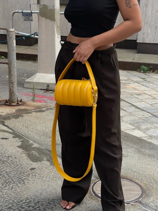 Sac Duffle Mini Matelassé en cuir vegan Jaune moutarde - Image 3