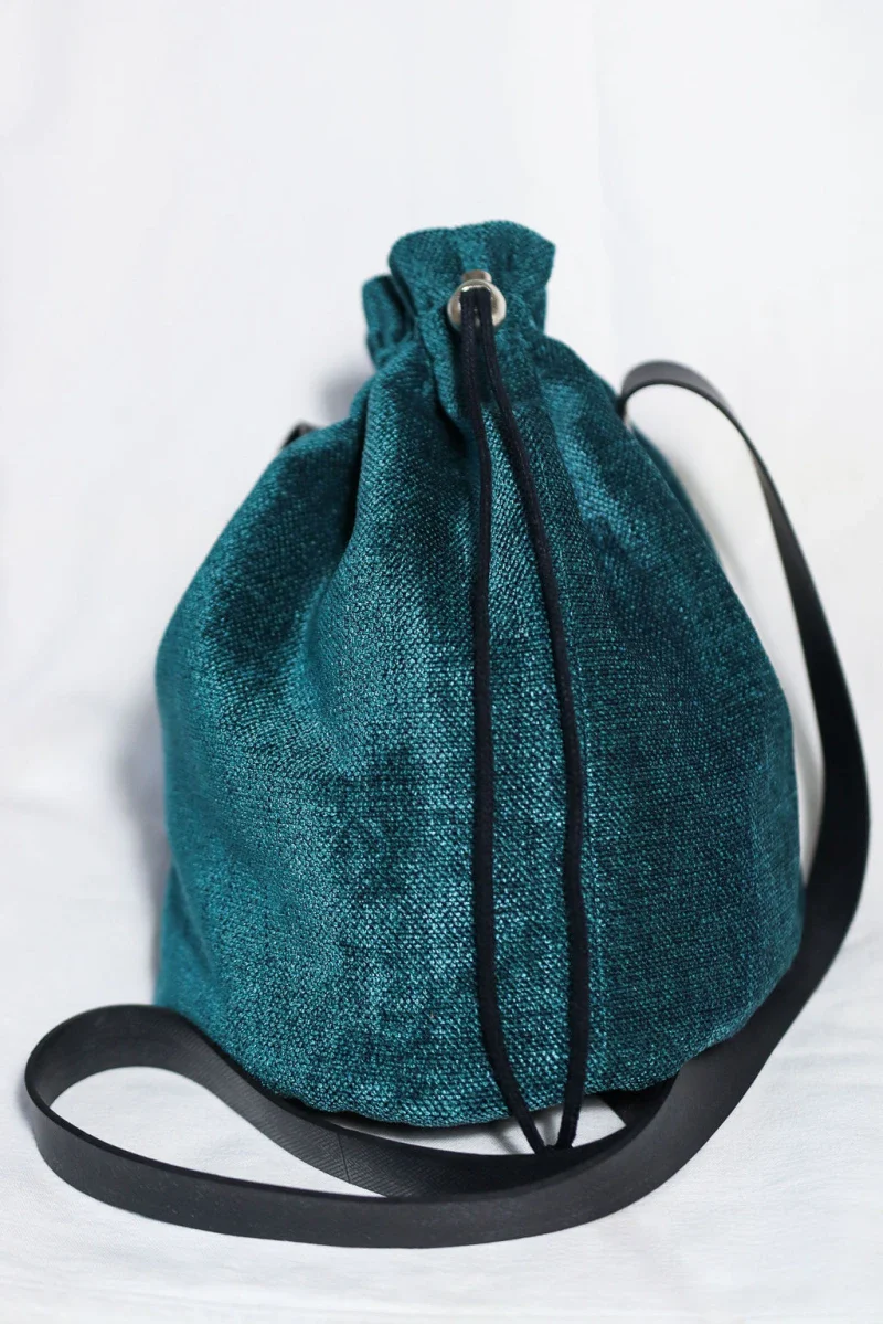 Sac seau en velours vert - Shade - Image 5
