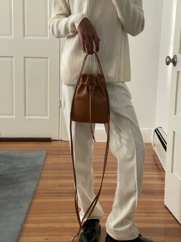 Sac Sling Pouch en cuir vegan Camel - Image 7