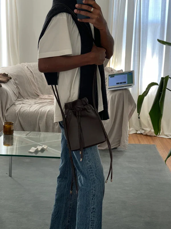 Sac Sling Pouch en cuir vegan Marron - Image 4