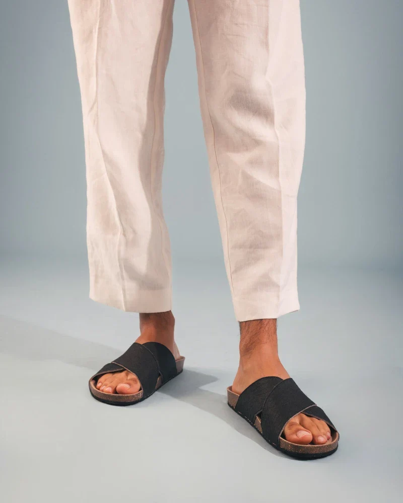 Sandales Vegan noir en Piñatex - Fait Main - Tupai - Image 2