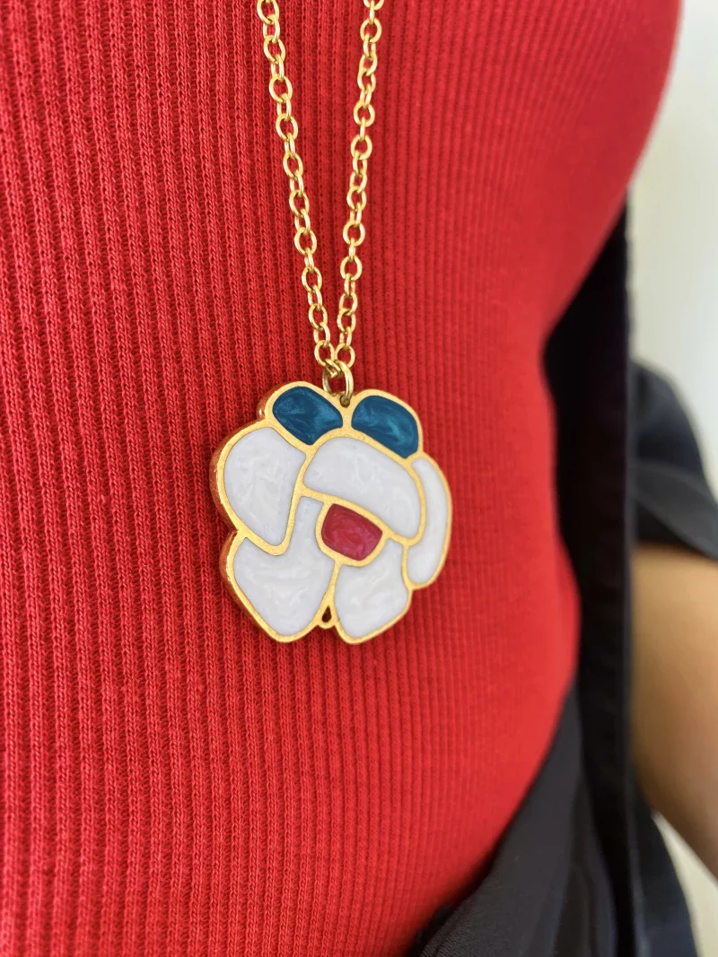Sautoir doré avec pendentif perles - Fleurs d'orchidées blanches - Image 2