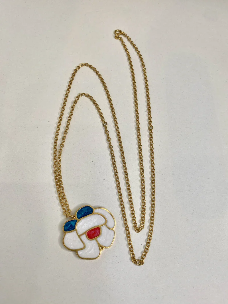 Sautoir doré avec pendentif perles - Fleurs d'orchidées blanches - Image 4