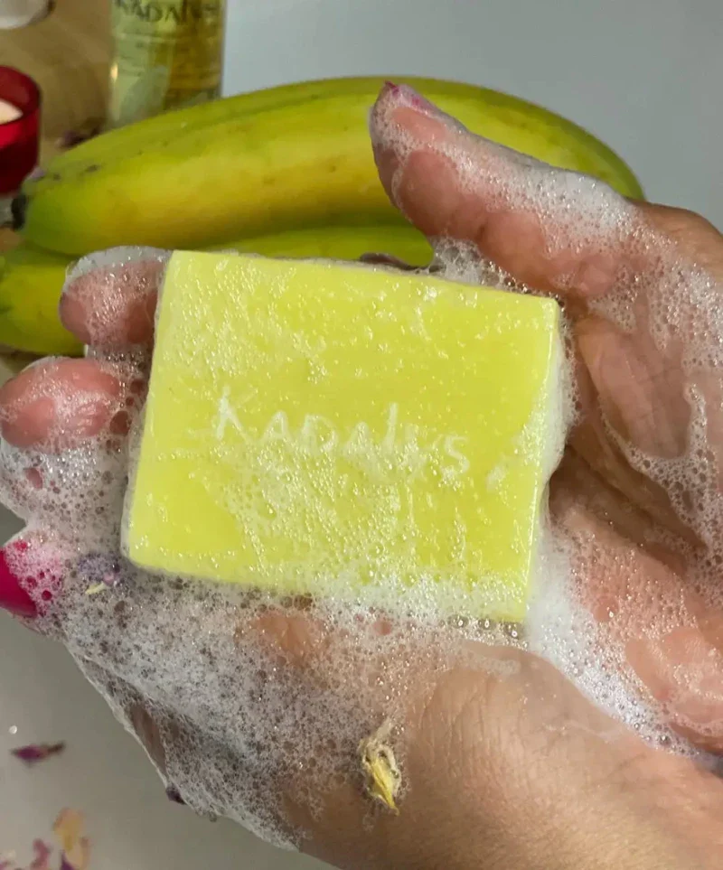 Savon Surgras Le Purifiant Bio à la Banane Verte - Image 2