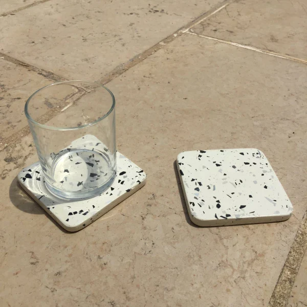 Set de 2 sous-verres en béton et plastique recyclé - Image 15