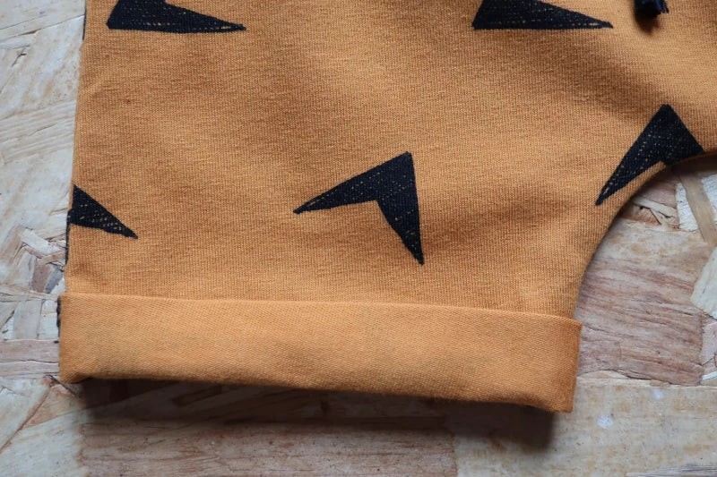 Short Confortable Fait Main en Coton Éco-Responsable - Couleur Ocre ou Rose - Image 3