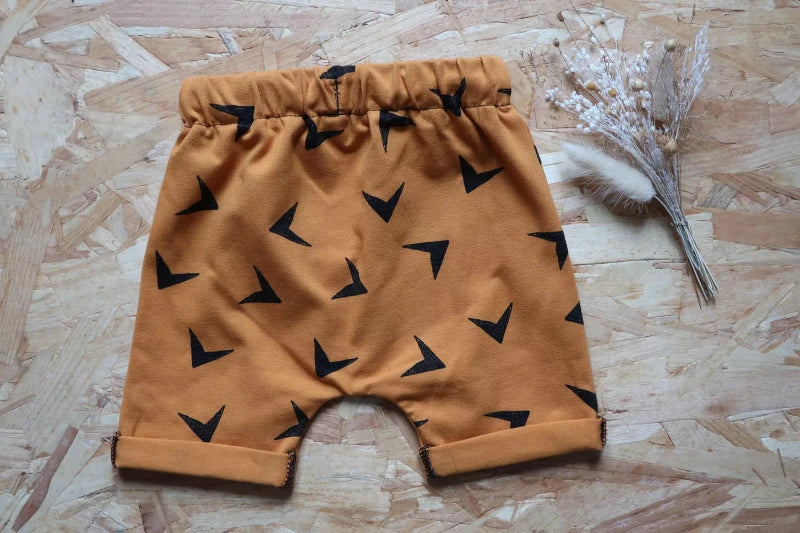 Short Confortable Fait Main en Coton Éco-Responsable - Couleur Ocre ou Rose - Image 4