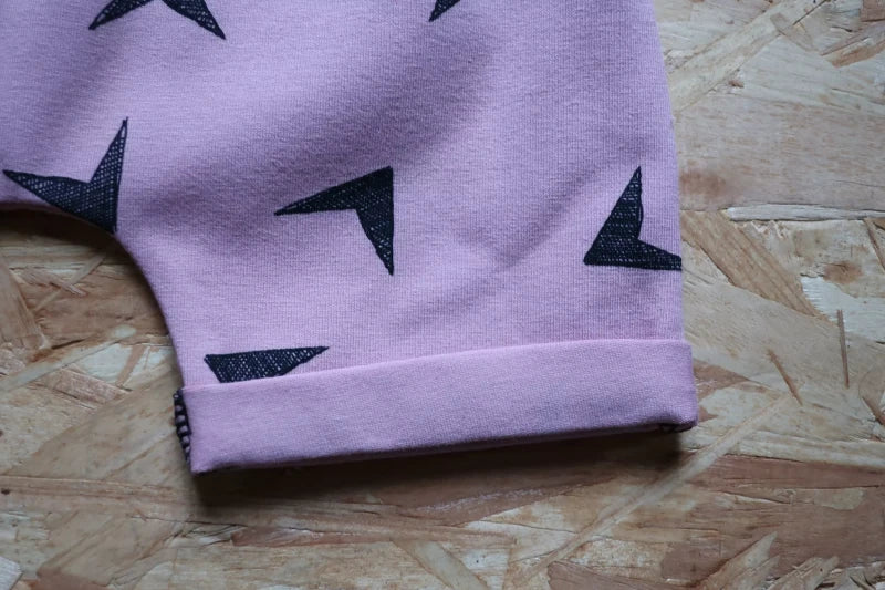 Short Confortable Fait Main en Coton Éco-Responsable - Couleur Ocre ou Rose - Image 6