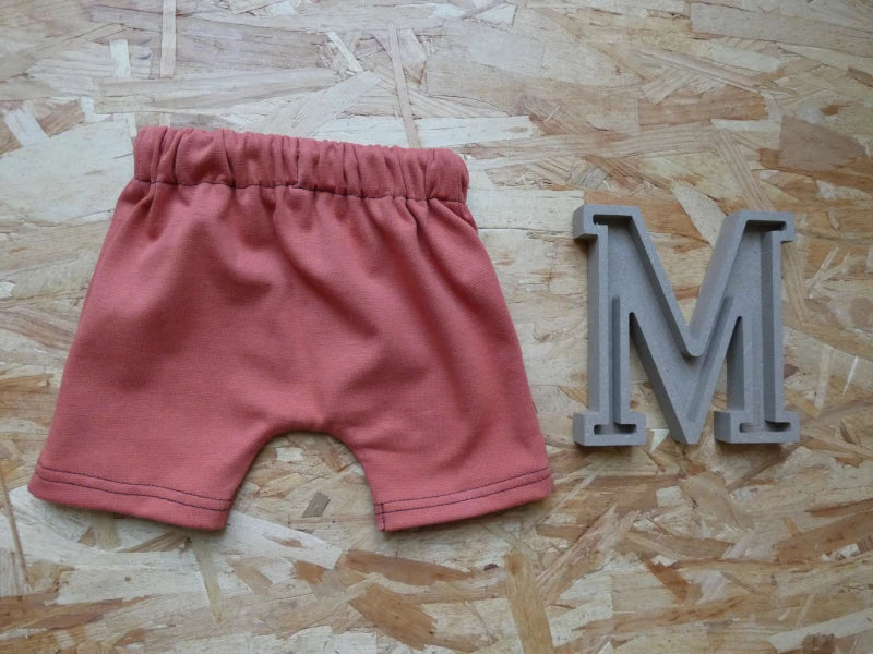 Short en couleur rouille pour bébé - Fait main et éco-responsable - Image 4