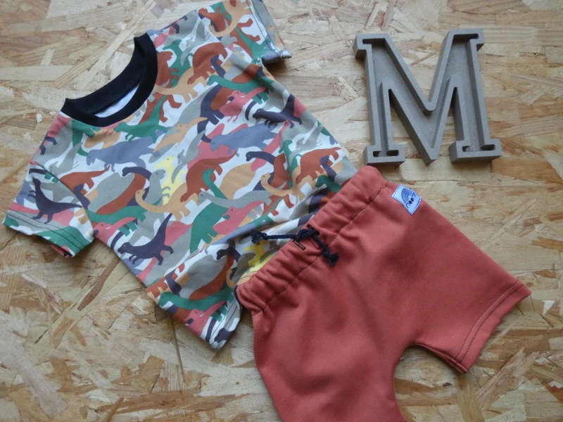 Short en couleur rouille pour bébé - Fait main et éco-responsable - Image 5