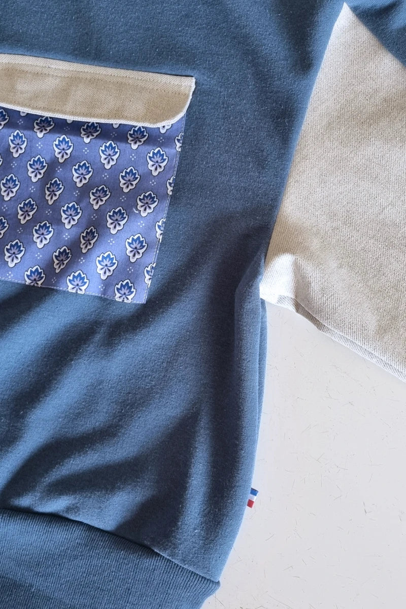 Sweat bleu en tissus recyclés - Marguerite - Image 3