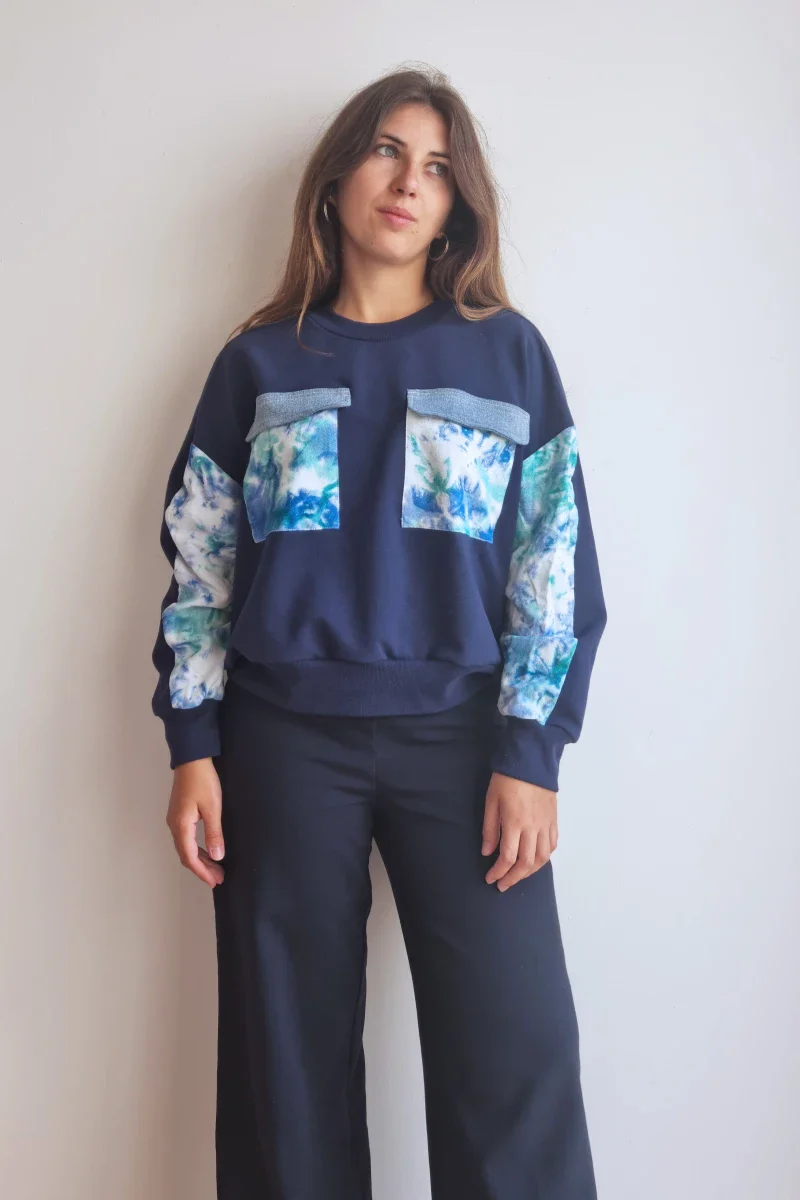 Sweat bleu marine / tie dye fait main - Marguerite