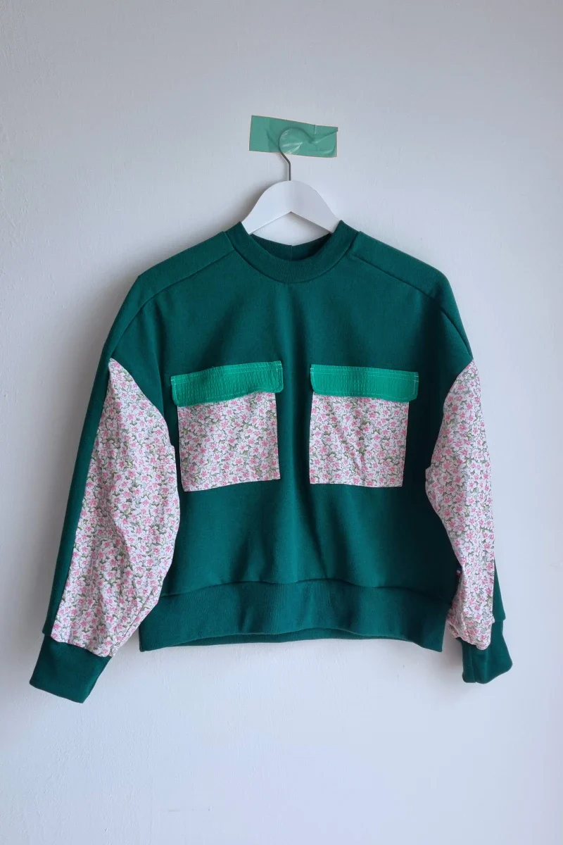 Sweat vert / fleurs rose fait main - Marguerite - Image 3