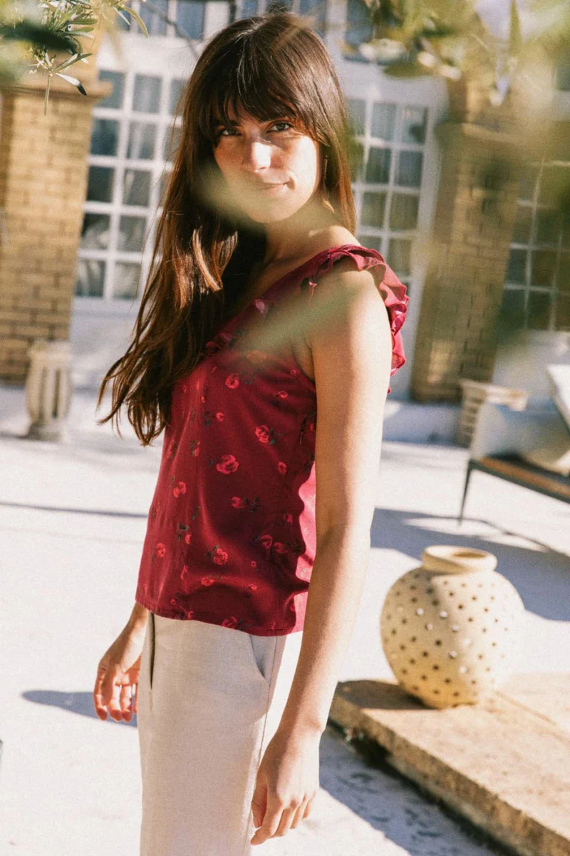 Top sans manches à volants rouge imprimé floral - Capucine - Image 3