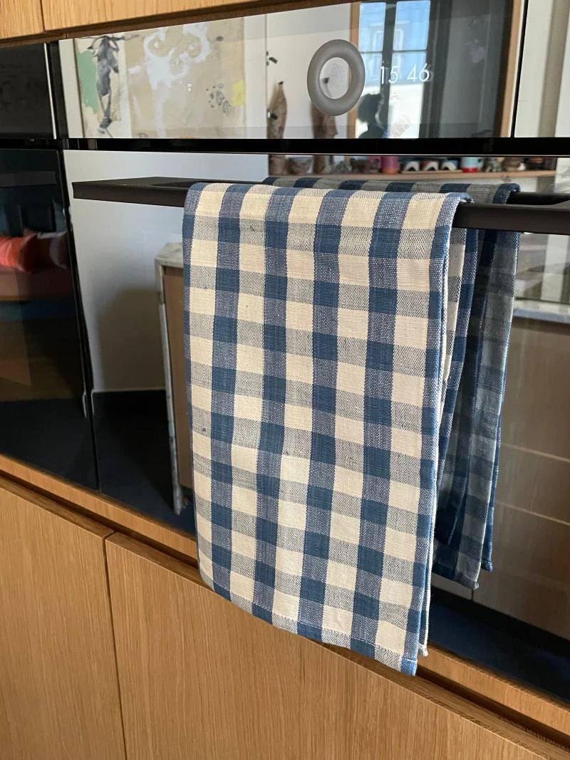 Torchon de cuisine bleu à carreaux - Image 2