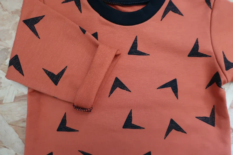 Tshirt Flèches pour enfants - plusieurs coloris - Image 4