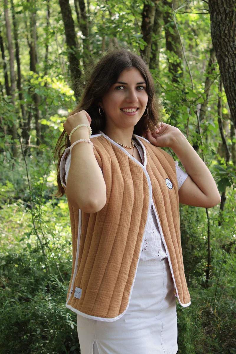 Veste camel sans manches matelassée réversible - "Soledad" - Image 2